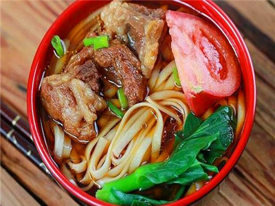 牛肉面食技術(shù)培訓(xùn)班哪里比較好？牛肉面食培訓(xùn)學(xué)校