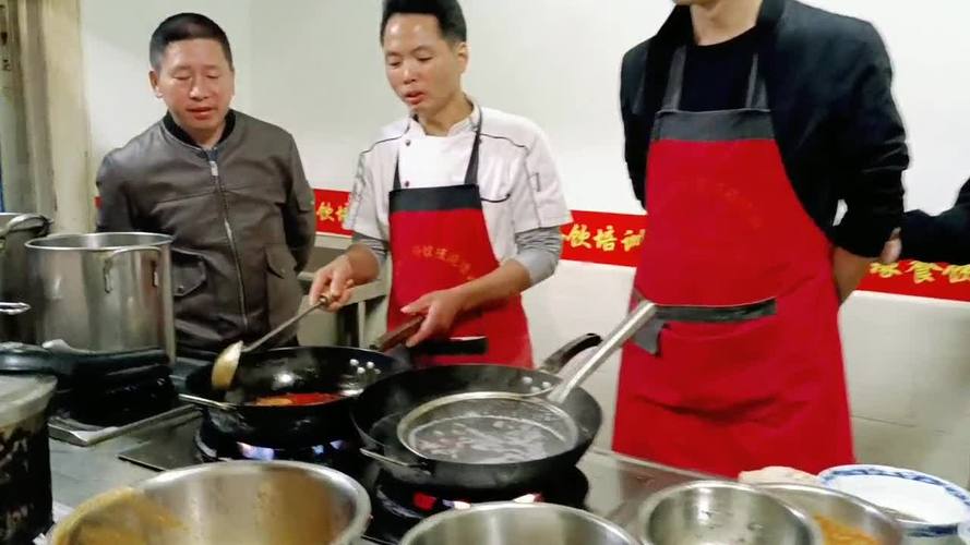 面食技術培訓哪里好一點_學面食面點培訓_做面食培訓